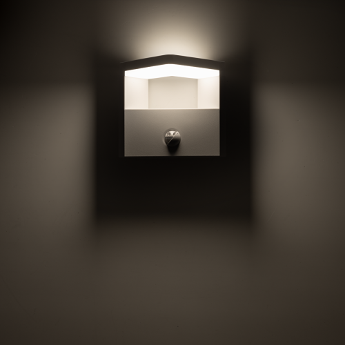 Aplica LED cu senzor de miscare PIR 15W 4000K IP44, UltraLux